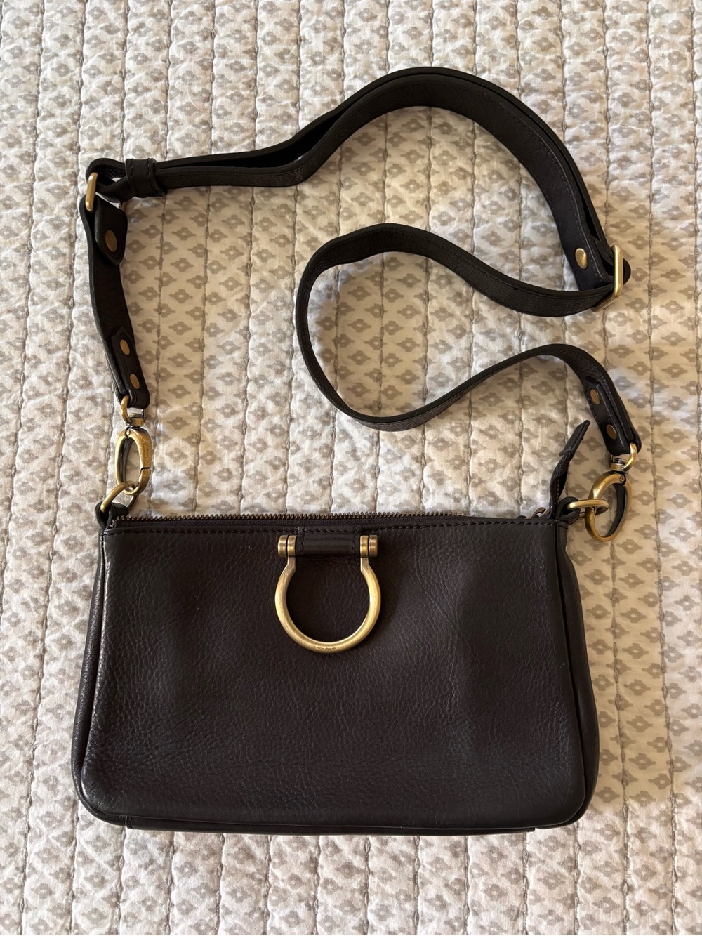 Saphan Ada crossbody